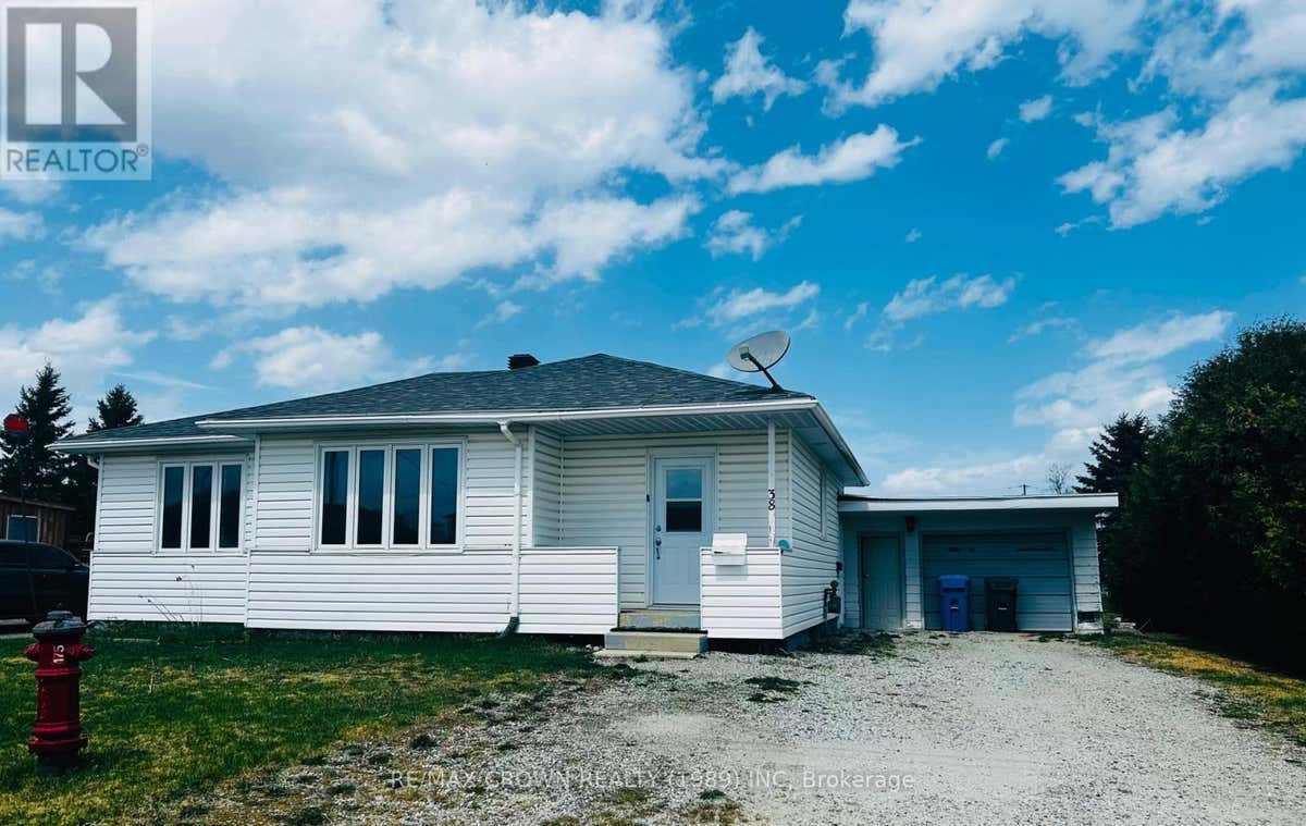 38 COURNOYER STREET