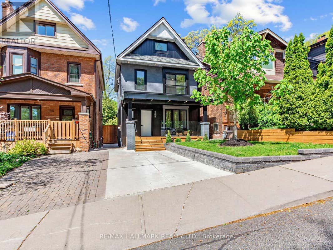 208 GAINSBOROUGH ROAD