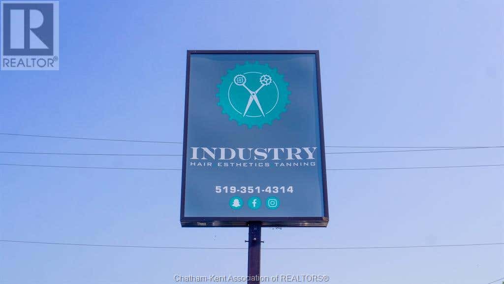 813 QUEEN STREET SOUTH