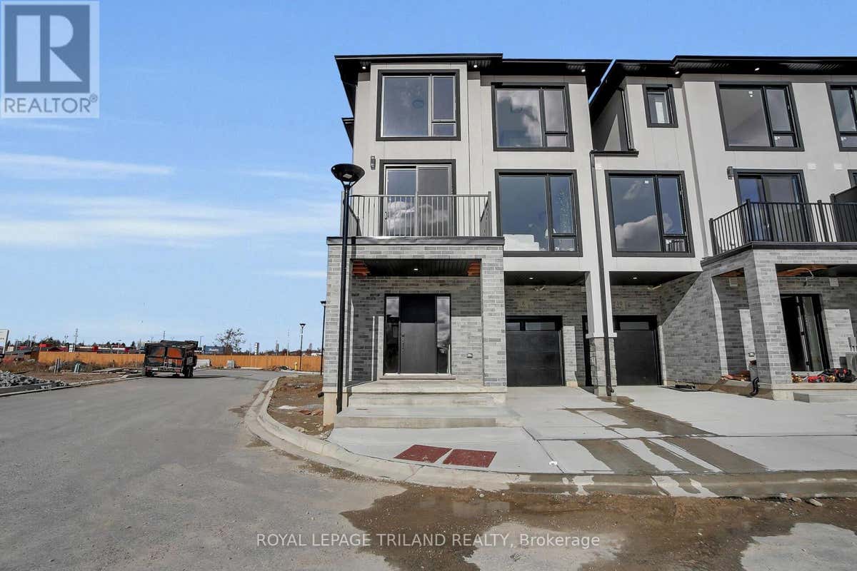 8 - 3103 PETTY ROAD