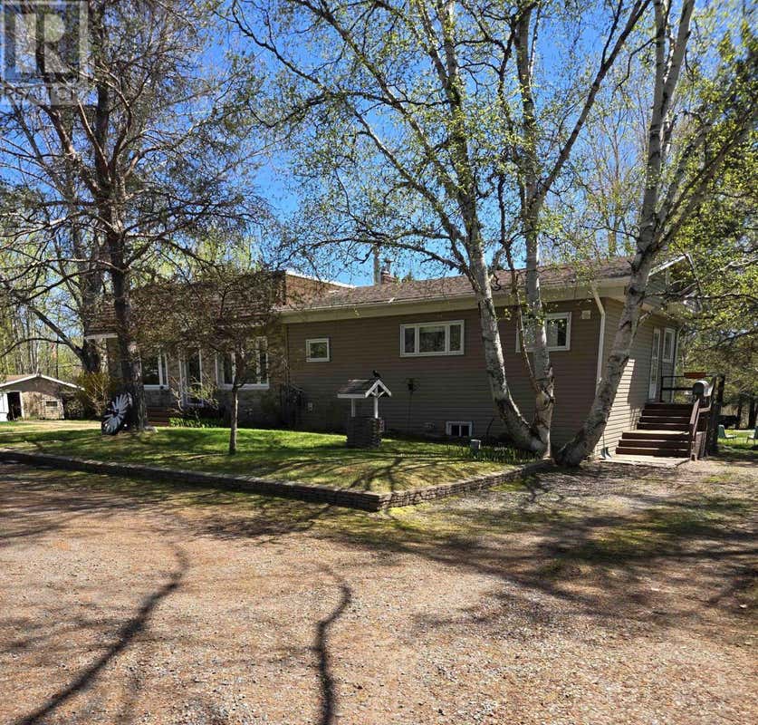 491 LAKESHORE DR