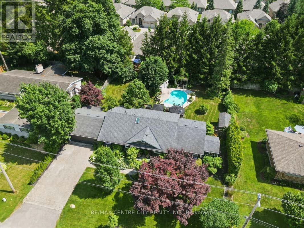7 NORTHCREST DRIVE