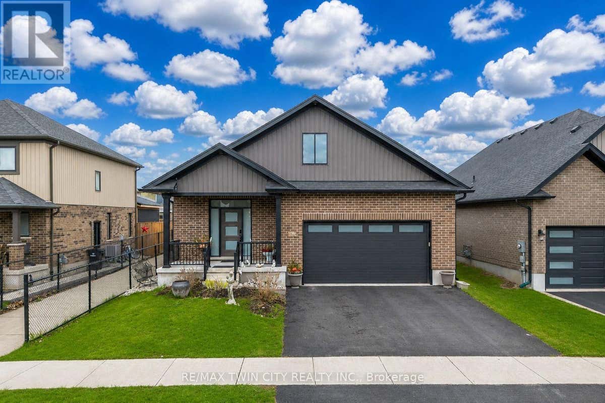 86 WOODBERRY CRESCENT
