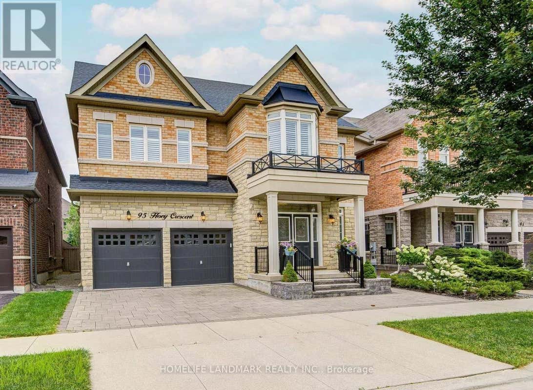 95 HOEY CRESCENT