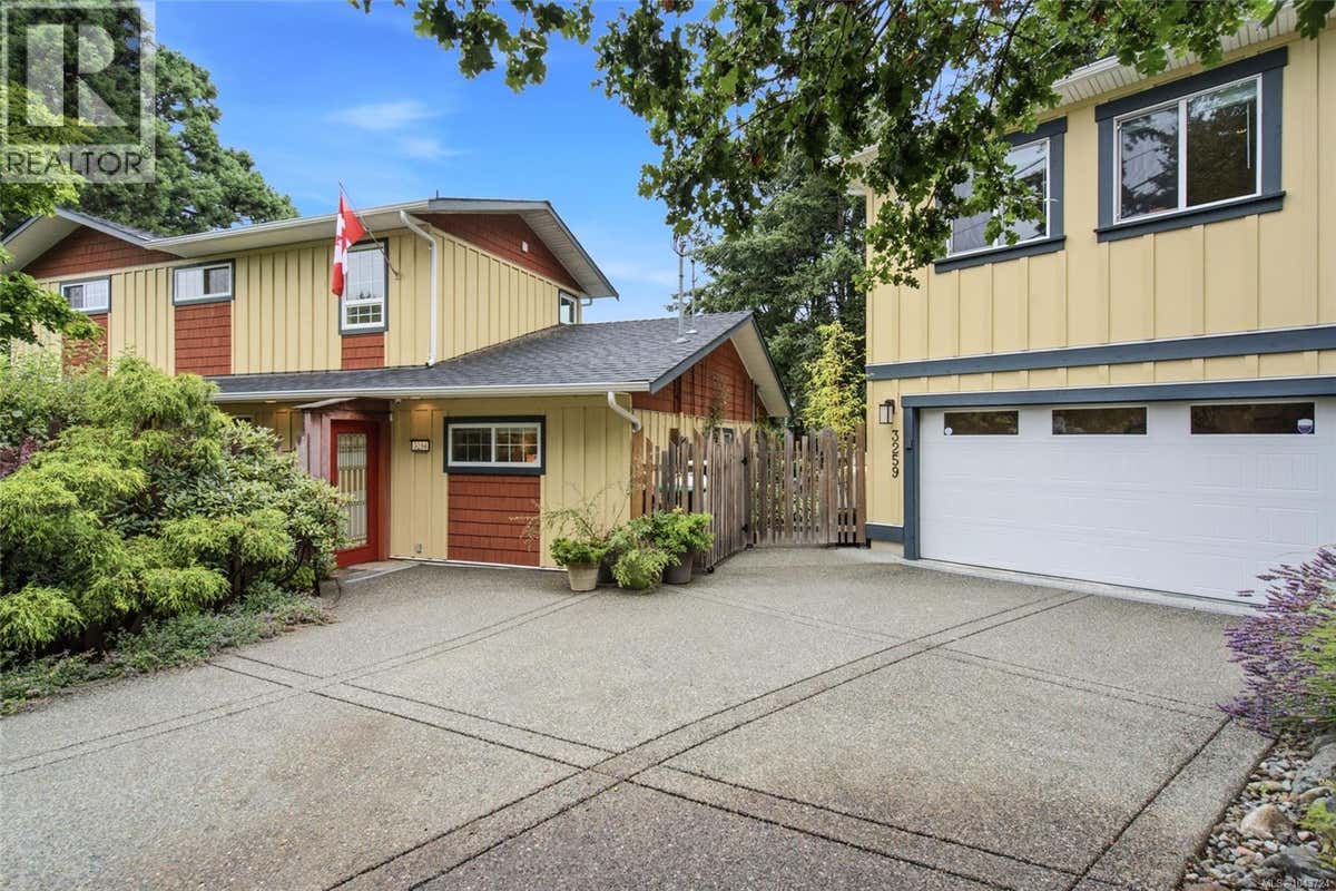 3259 DOLPHIN DR