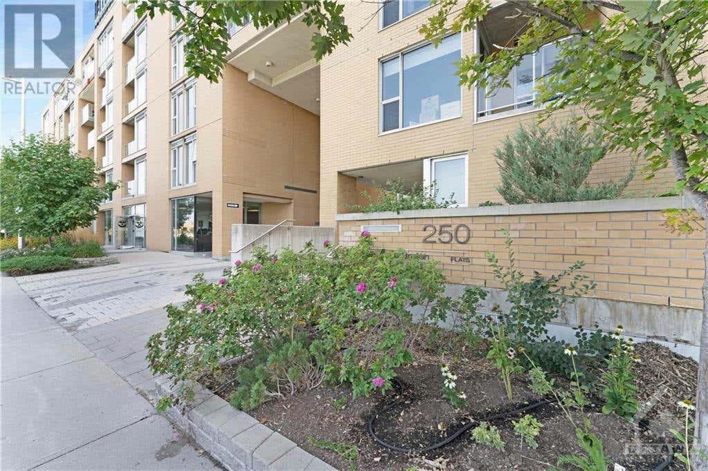 250 LETT St UNIT905  
