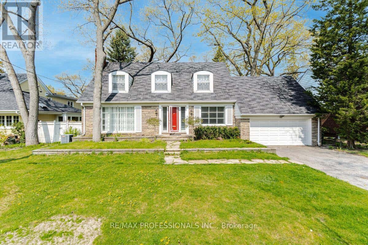 52 VALECREST DRIVE, Toronto (EdenbridgeHumber Valley), ON M9A4P6 House