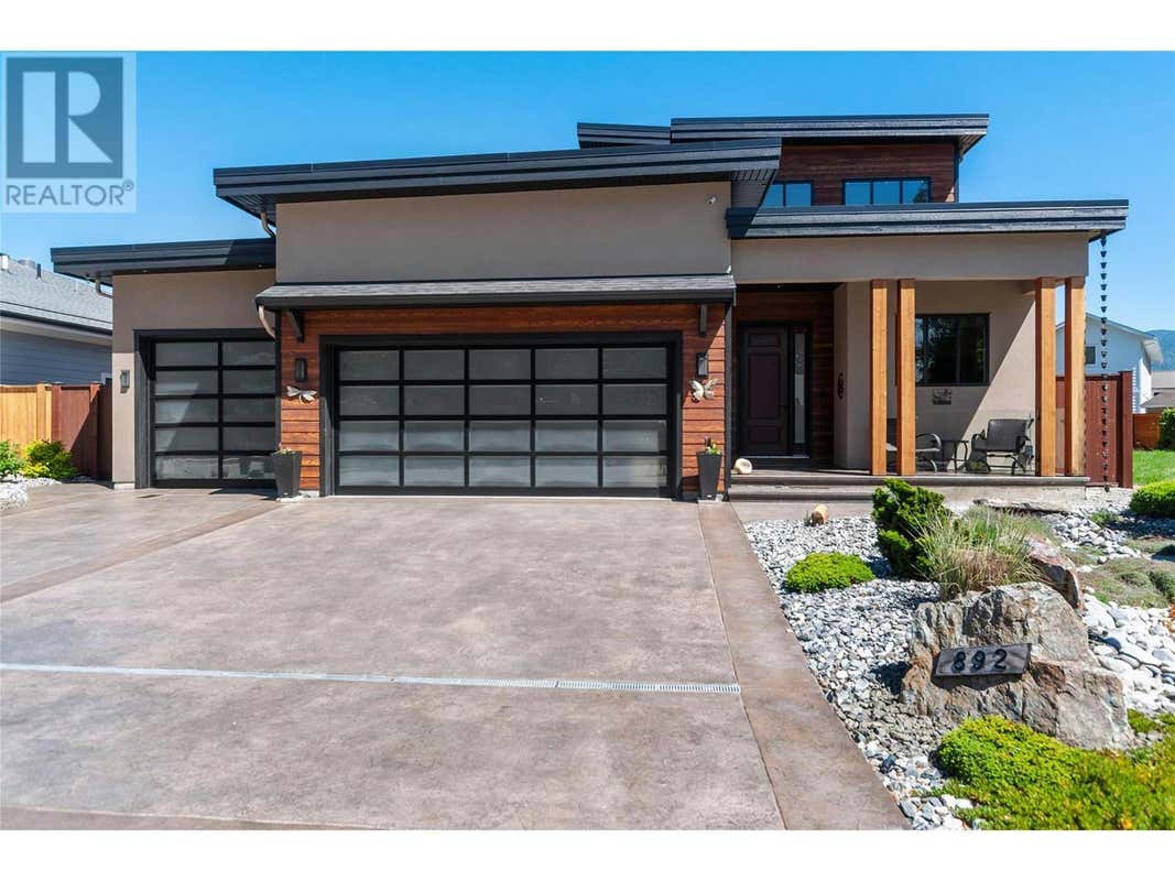 892 JOHNSON Street, Summerland, BC V0H1Z9 House For Sale RE/MAX