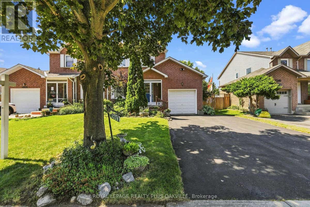 2238 MACLENNAN DRIVE