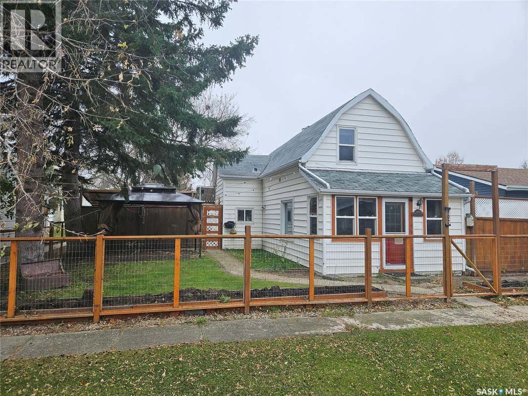 107 CARLYLE STREET