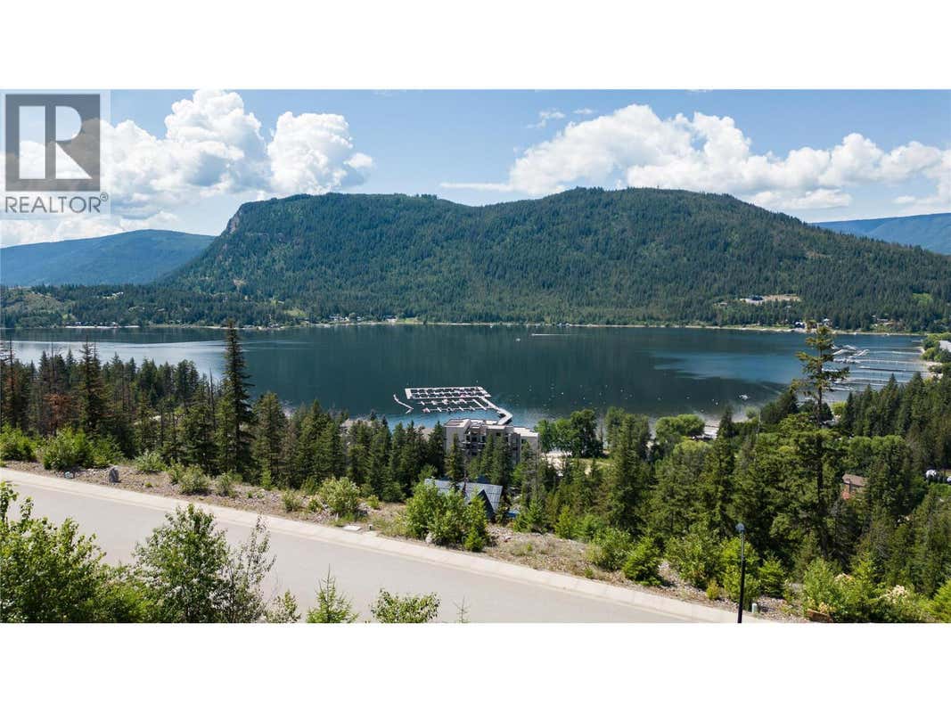 262 BAYVIEW DRIVE