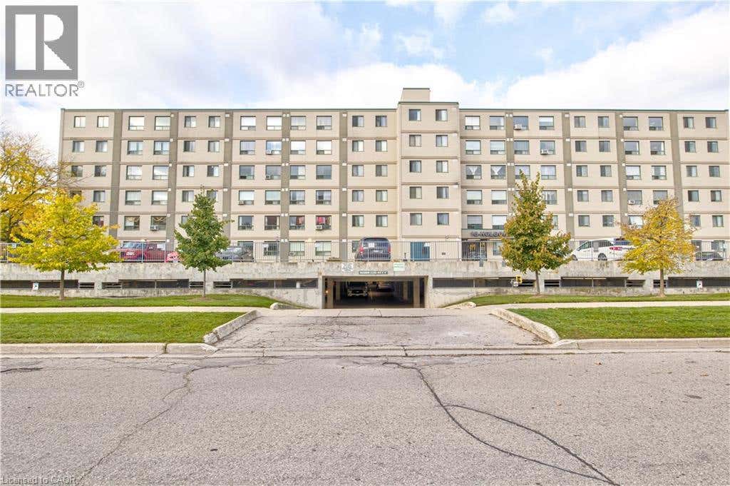 18 Holborn Ct Unit 104  