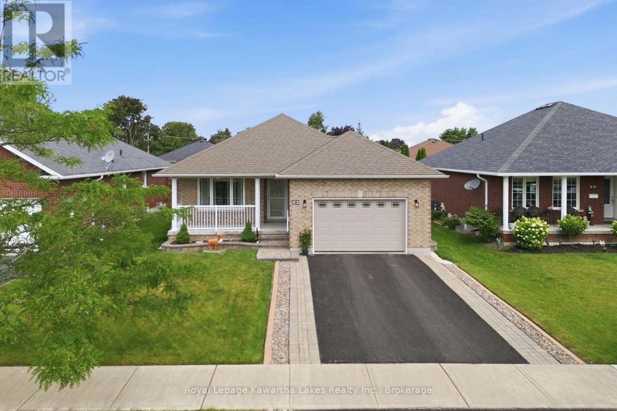 32 GEE CRESCENT