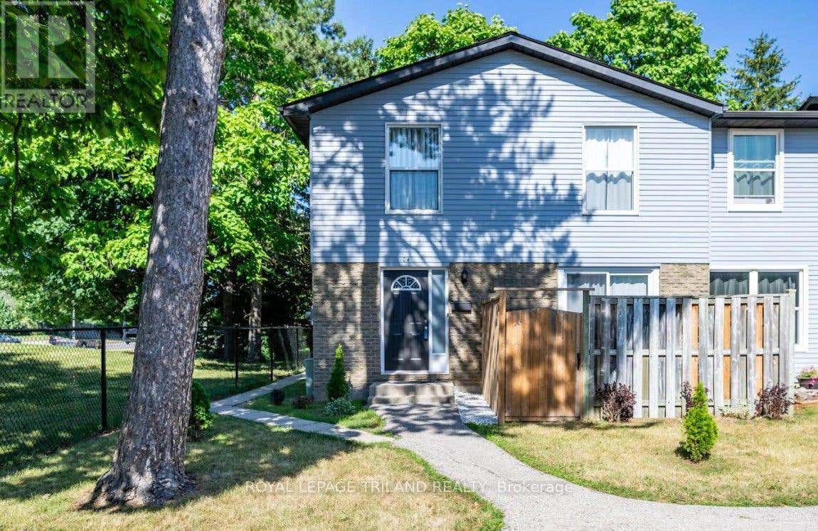 104 - 70 FIDDLERS GREEN ROAD