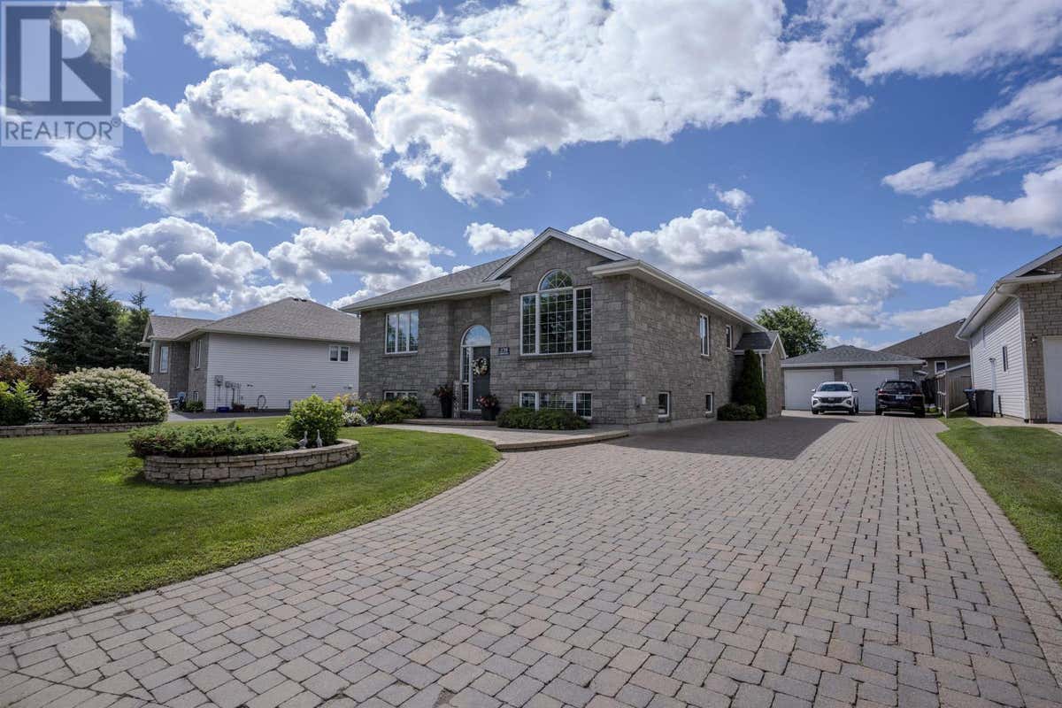239 CARIBOU CRES
