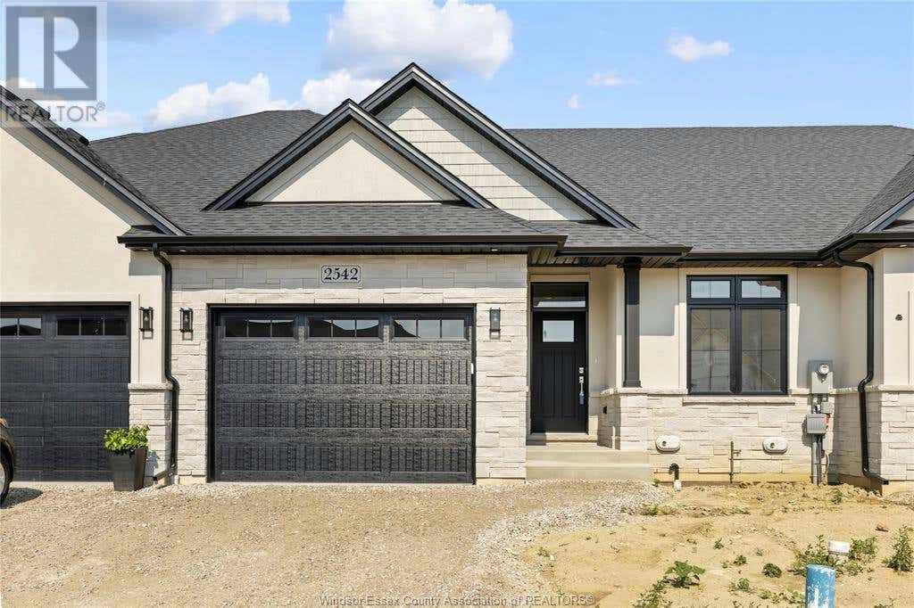 2578 BARKLEY, Windsor, ON N8P0E9 House For Sale RE/MAX 24024776