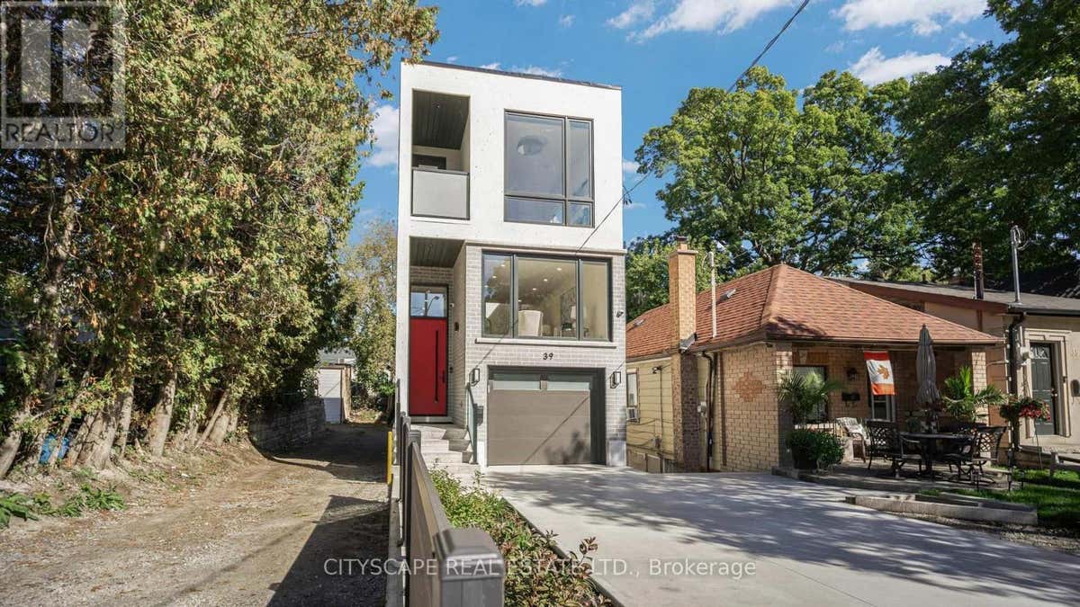 39 KENWORTHY AVENUE