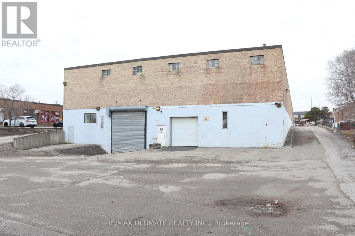 790 DUNDAS STREET E