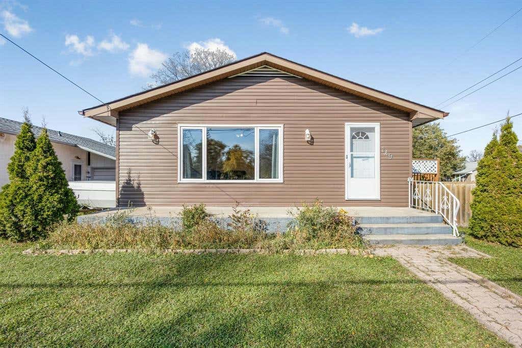 149 Hindley Avenue, Winnipeg, MB R2M1P6 House For Sale RE/MAX 202424733