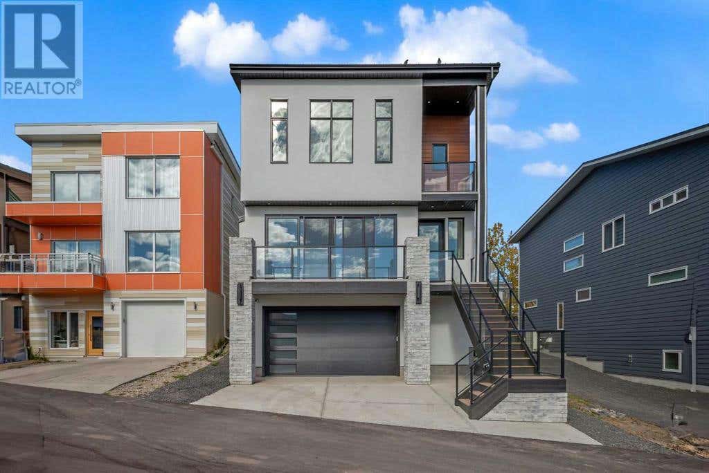 49 Rockhaven Green NW, Calgary, AB T3G0C5 House For Sale RE/MAX