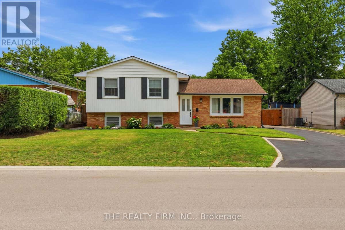 162 OAKWOOD DRIVE