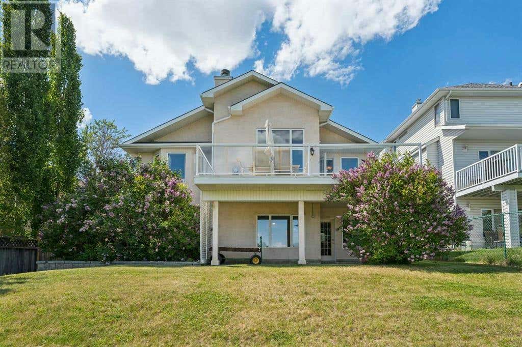 82 Gleneagles Close, Cochrane, AB T4C1N7 House For Sale RE/MAX A2165039