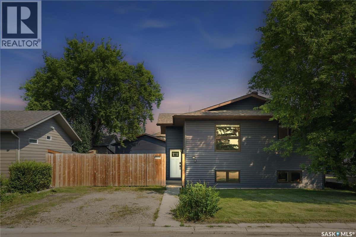 566 KLASSEN CRESCENT