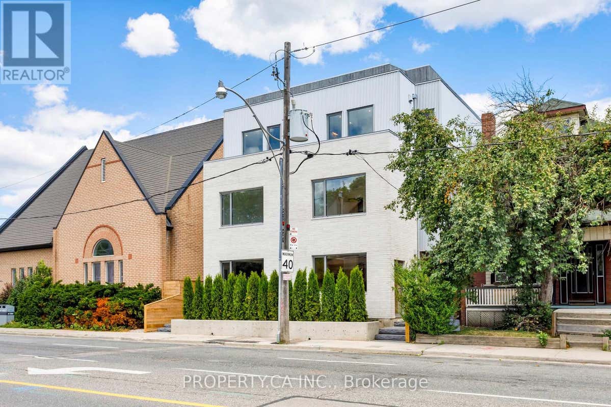 UNIT #4 - 301 KEELE STREET