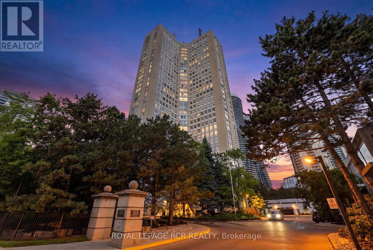 303 - 3650 KANEFF CRESCENT