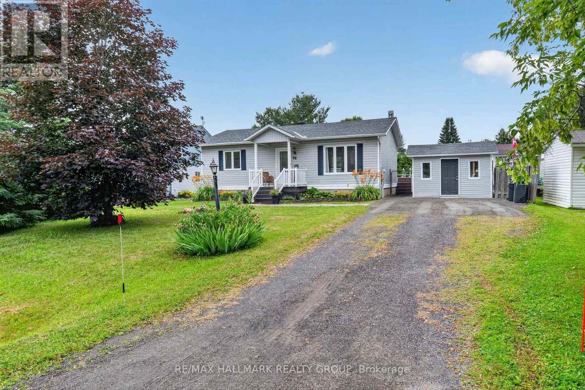 26 - 26 MONARCH CRESCENT