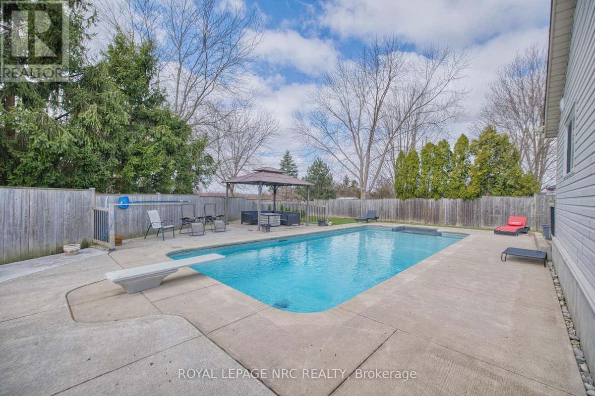 16 LEONARD DRIVE
