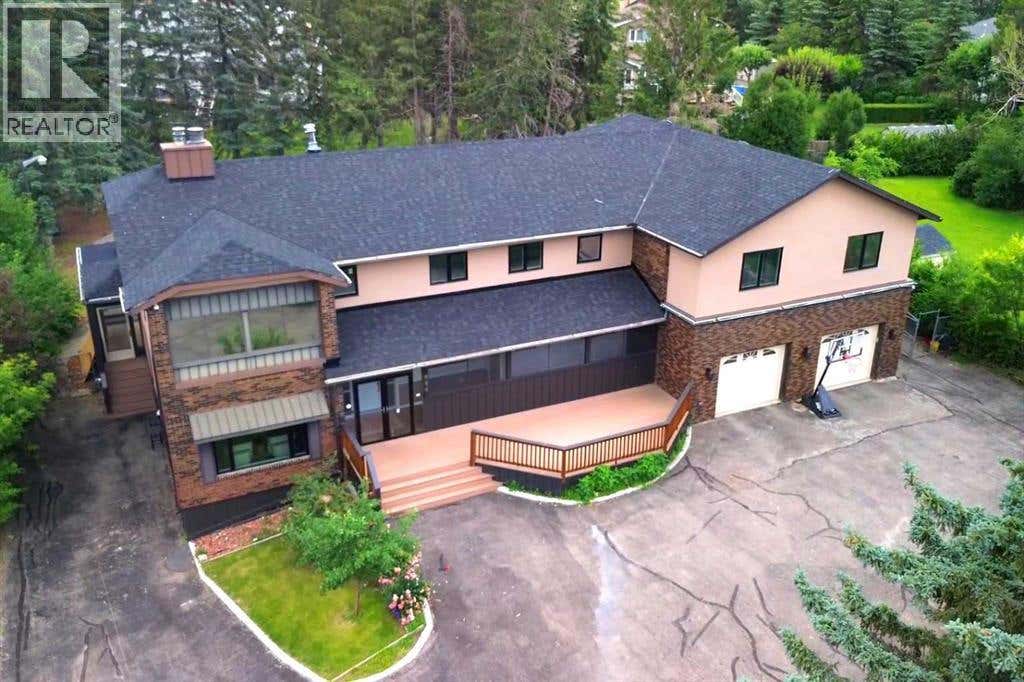 884 EAST CHESTERMERE DRIVE