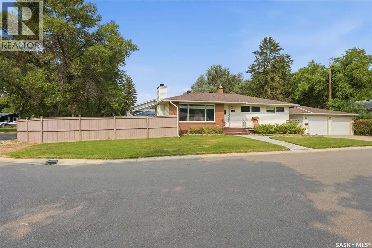 144 ORCHARD CRESCENT