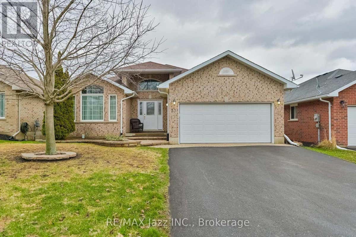33 ASHWOOD CRESCENT
