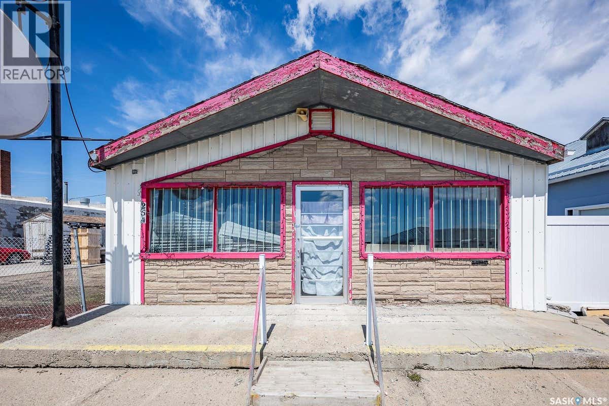 254 RAILWAY AVENUE