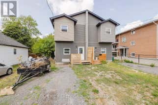 32 STRACHAN STREET