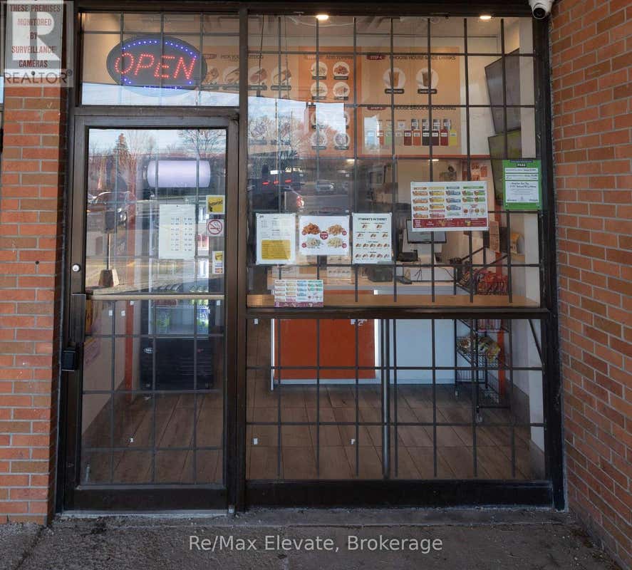 9 - 555 ROSSLAND ROAD E