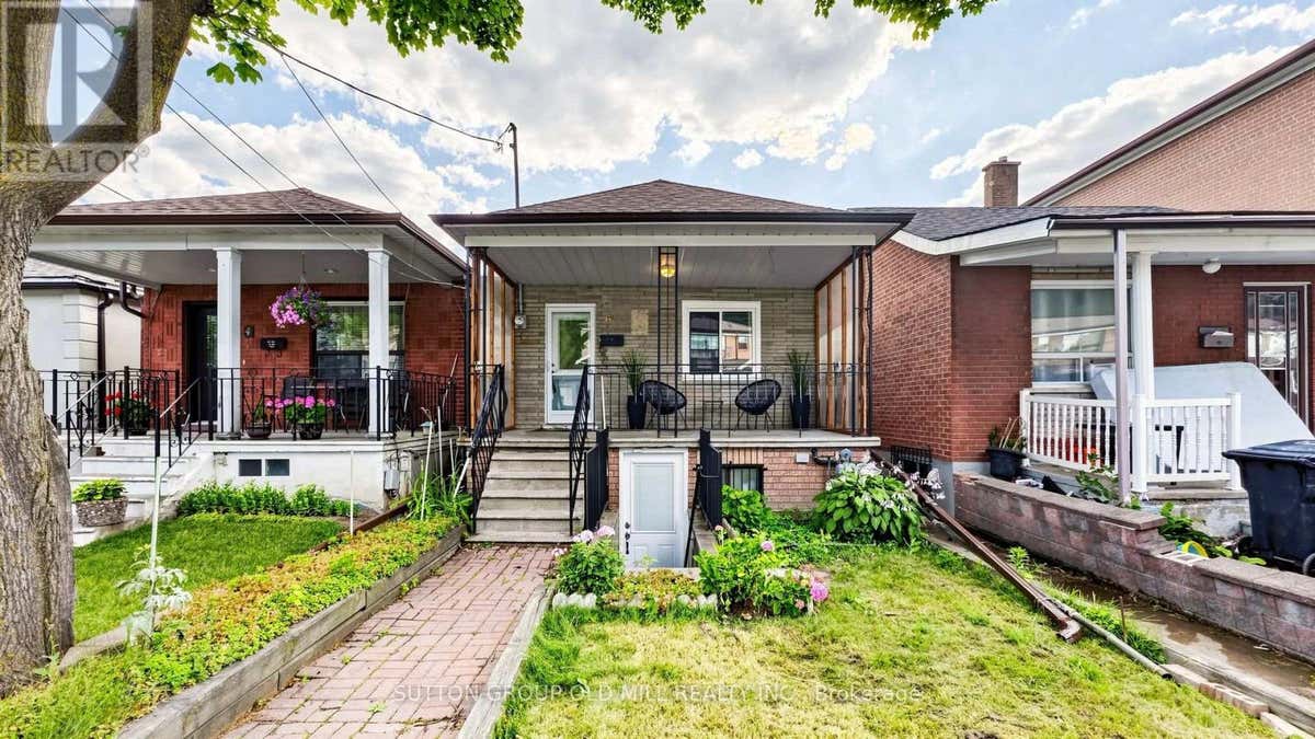 6 HILLDALE ROAD