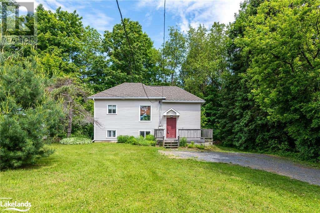 36 WEST ELLIOTT Street Unit Upper, Huntsville, ON P1H1W2 Home For Rent