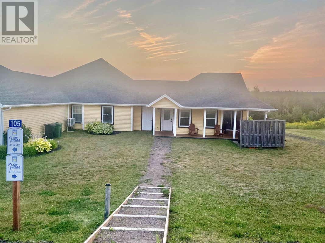 44 105 SCHOOLHOUSE LANE