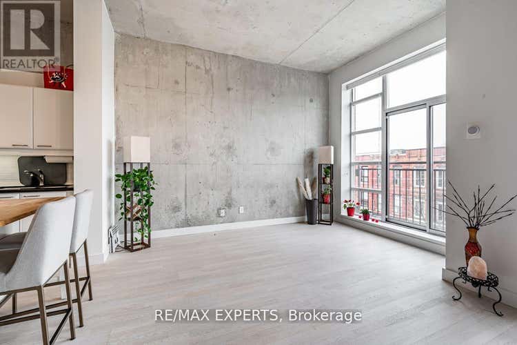 411 - 955 QUEEN STREET W