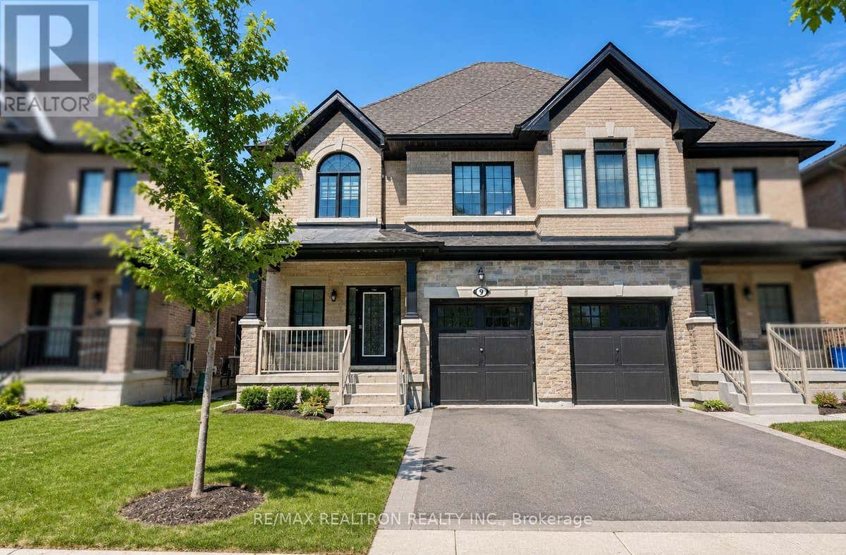 9 ALAN WILLIAMS TRAIL