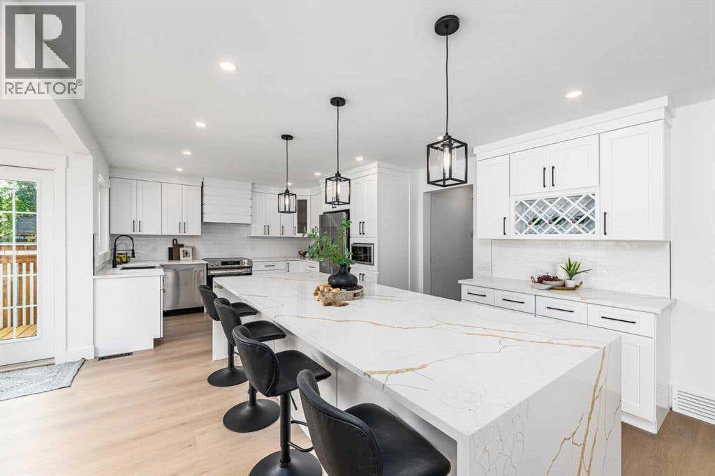 28 SUNLAKE CIRCLE SE