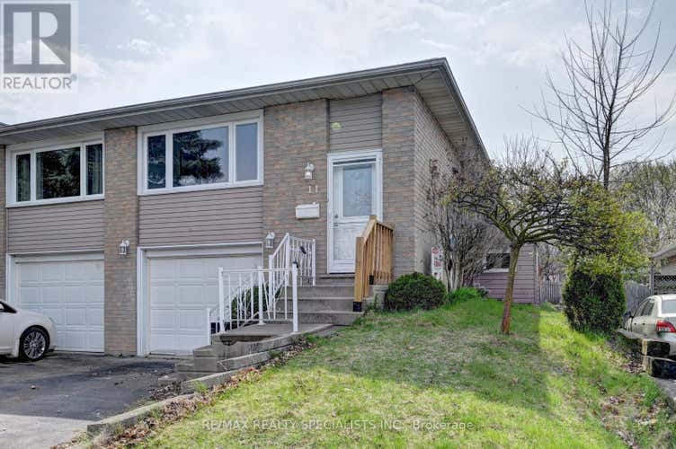 11 DINISON CRESCENT