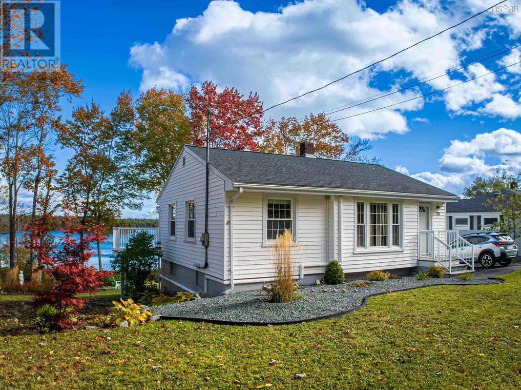 156 Lakeview Road, Lakeview, NS B4C4C7 House For Sale RE/MAX 202424842