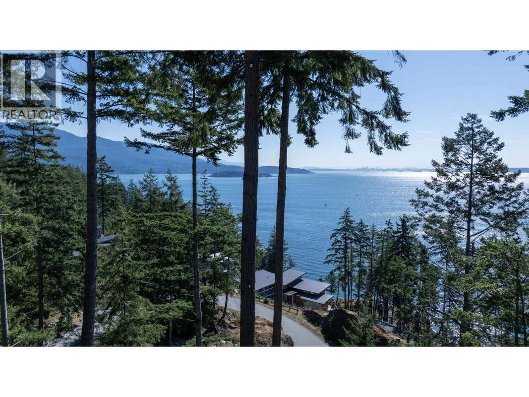 747 SEYMOUR BAY DRIVE