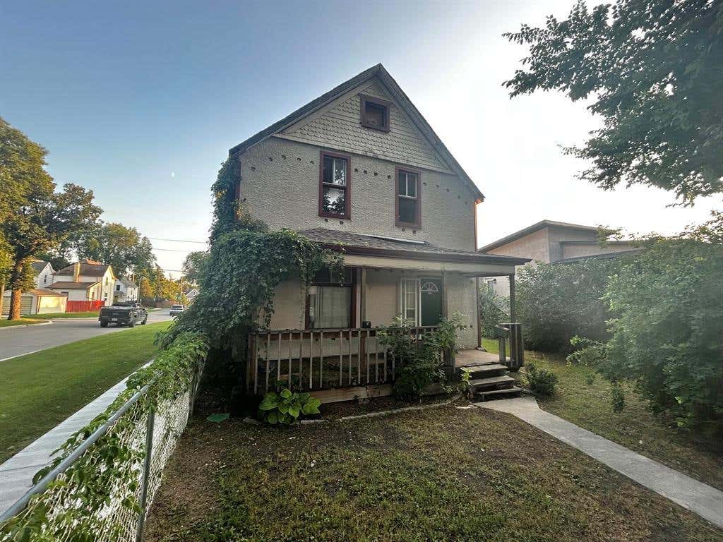 134 LANSDOWNE AVENUE