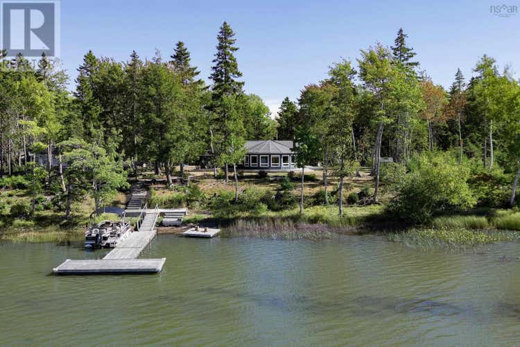 53 Leonard Drive