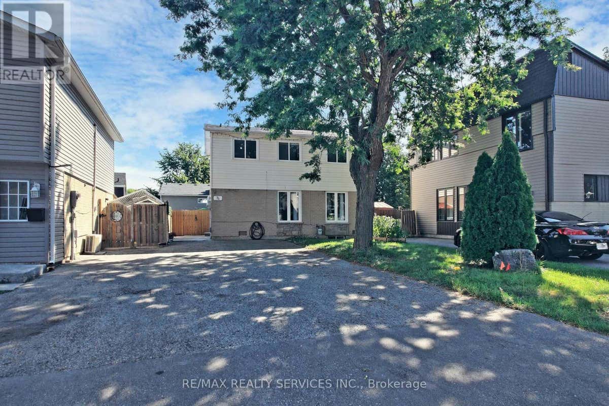 33 HAZELGLEN COURT, Brampton (Central Park), ON L6S1N7 House For Sale