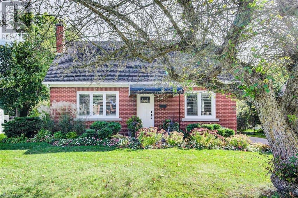 82 CEDAR Crescent, New Dundee, ON N0B2E0 House For Sale RE/MAX 40663408